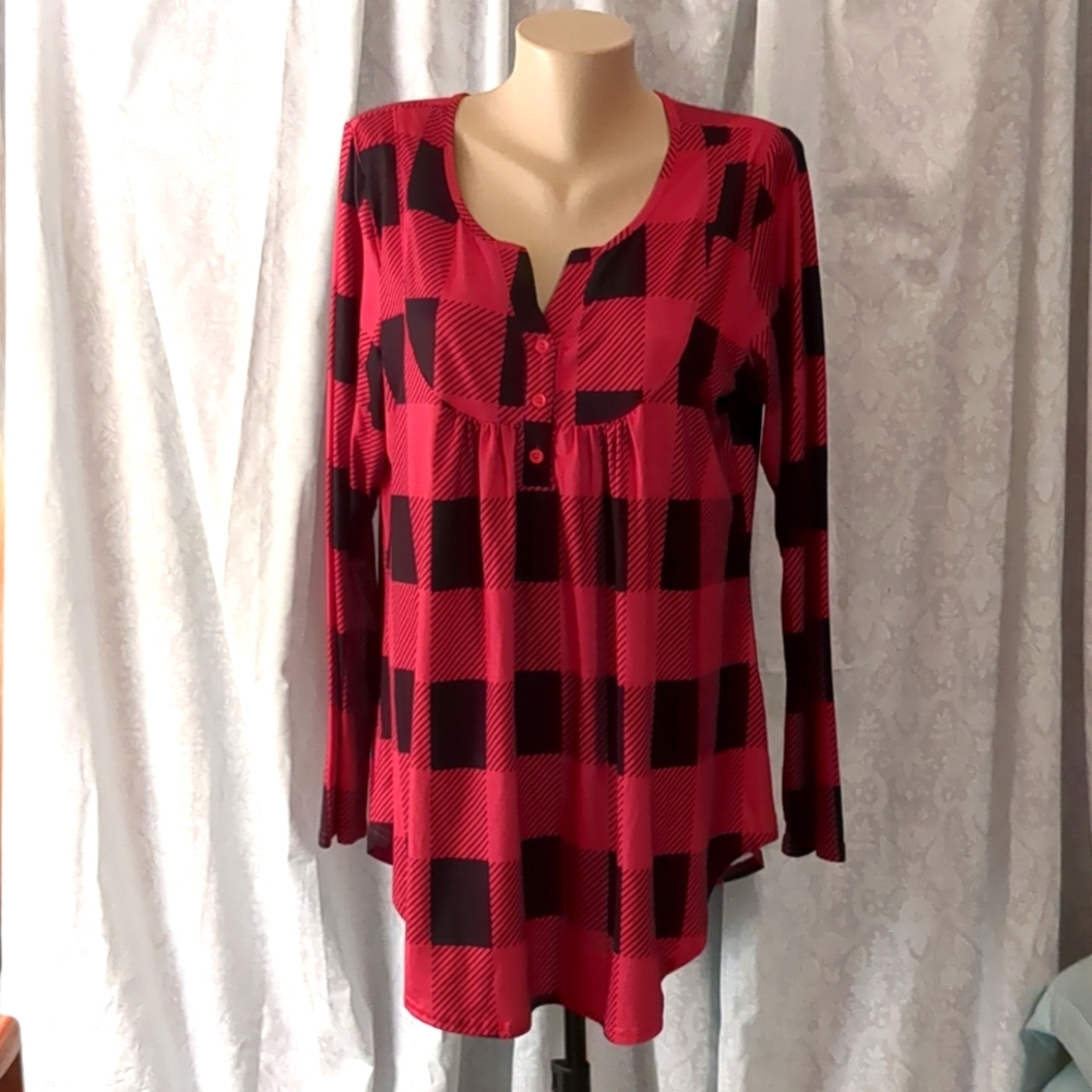 Cute Black and Red Checkered Tunic Top